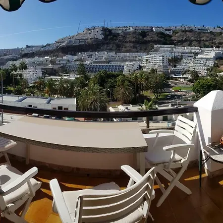 Lovely 2 Bedroom House With Private Garden