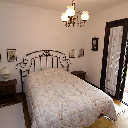 Lovely 2 Bedroom House With Private Garden Mogan