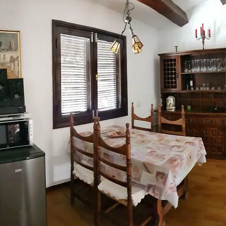 Lovely 2 Bedroom House With Private Garden Mogan