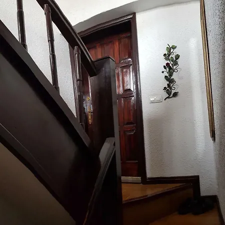 Lovely 2 Bedroom House With Private Garden Villa