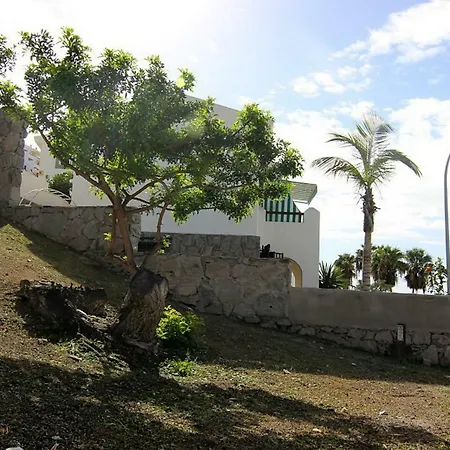 Lovely 2 Bedroom House With Private Garden Mogan