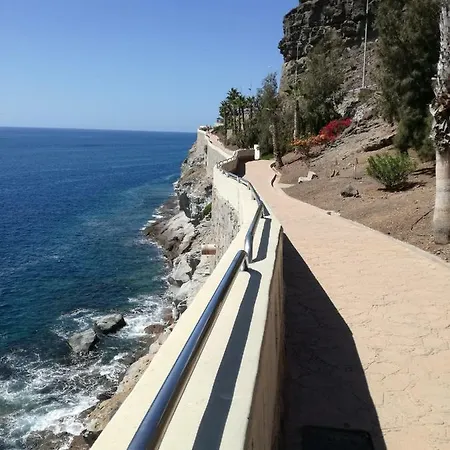Villa Lovely 2 Bedroom House With Private Garden Mogán