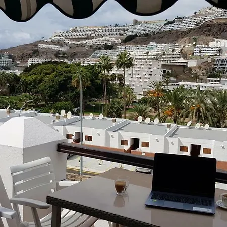 Lovely 2 Bedroom House With Private Garden Villa