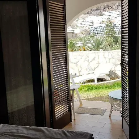 Lovely 2 Bedroom House With Private Garden