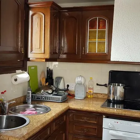 Lovely 2 Bedroom House With Private Garden Villa *