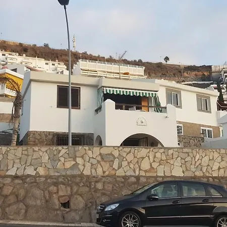 Villa Lovely 2 Bedroom House With Private Garden *