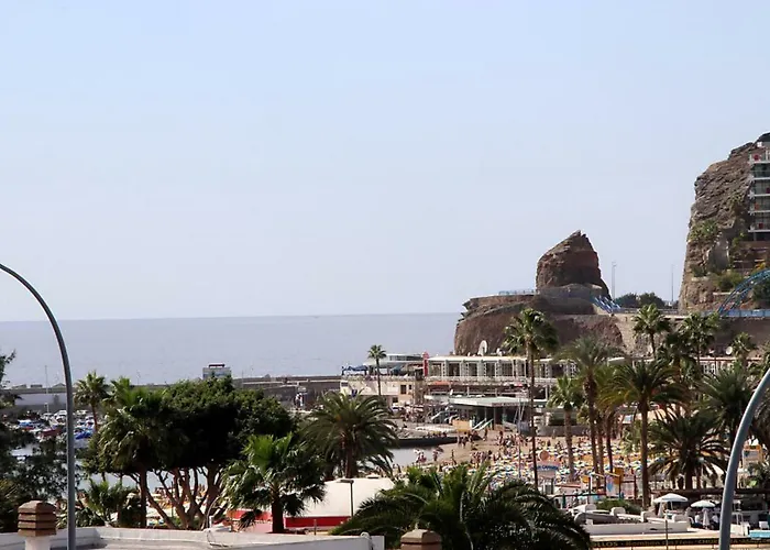 Lovely 2 Bedroom House With Private Garden *