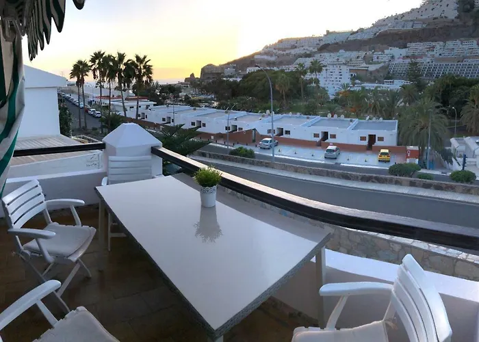 Lovely 2 Bedroom House With Private Garden