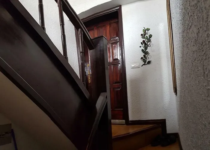 Lovely 2 Bedroom House With Private Garden Vila