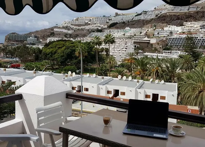 Lovely 2 Bedroom House With Private Garden Vila