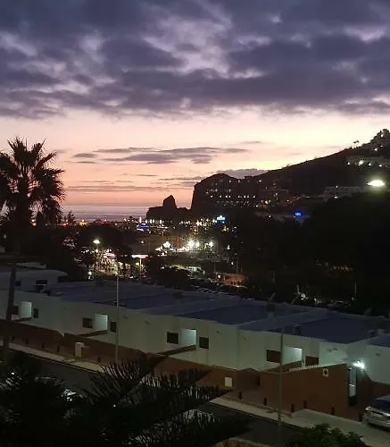 Lovely 2 Bedroom House With Private Garden Vila *