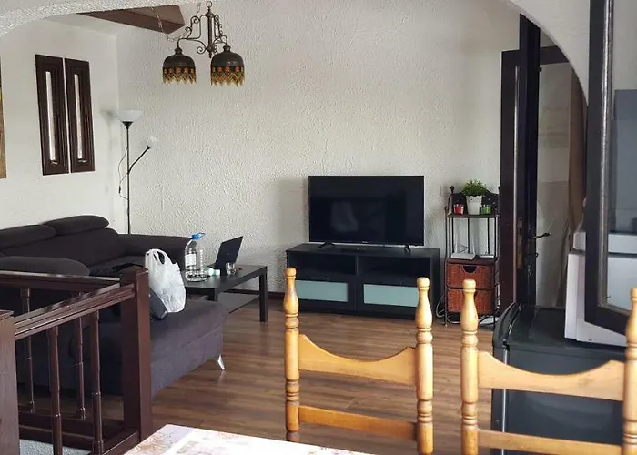 Vila Lovely 2 Bedroom House With Private Garden Mogán