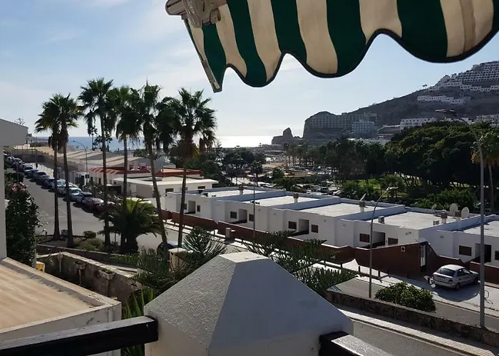 Lovely 2 Bedroom House With Private Garden Vila